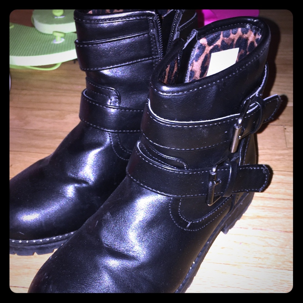 Leather boots size 2 girls